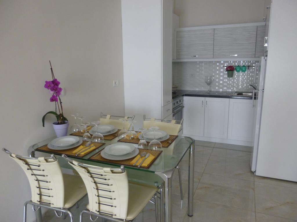Amarilis Luxury Apartment Sarandë Oda fotoğraf
